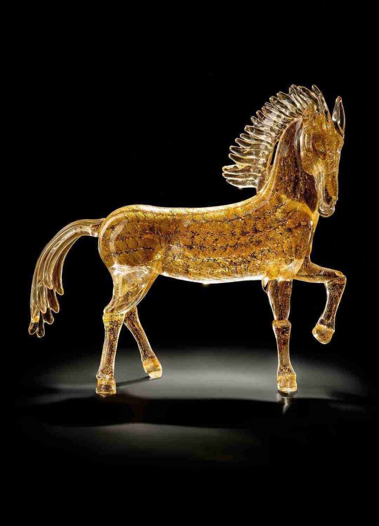 Trotting horse in 24k gold Murano glass