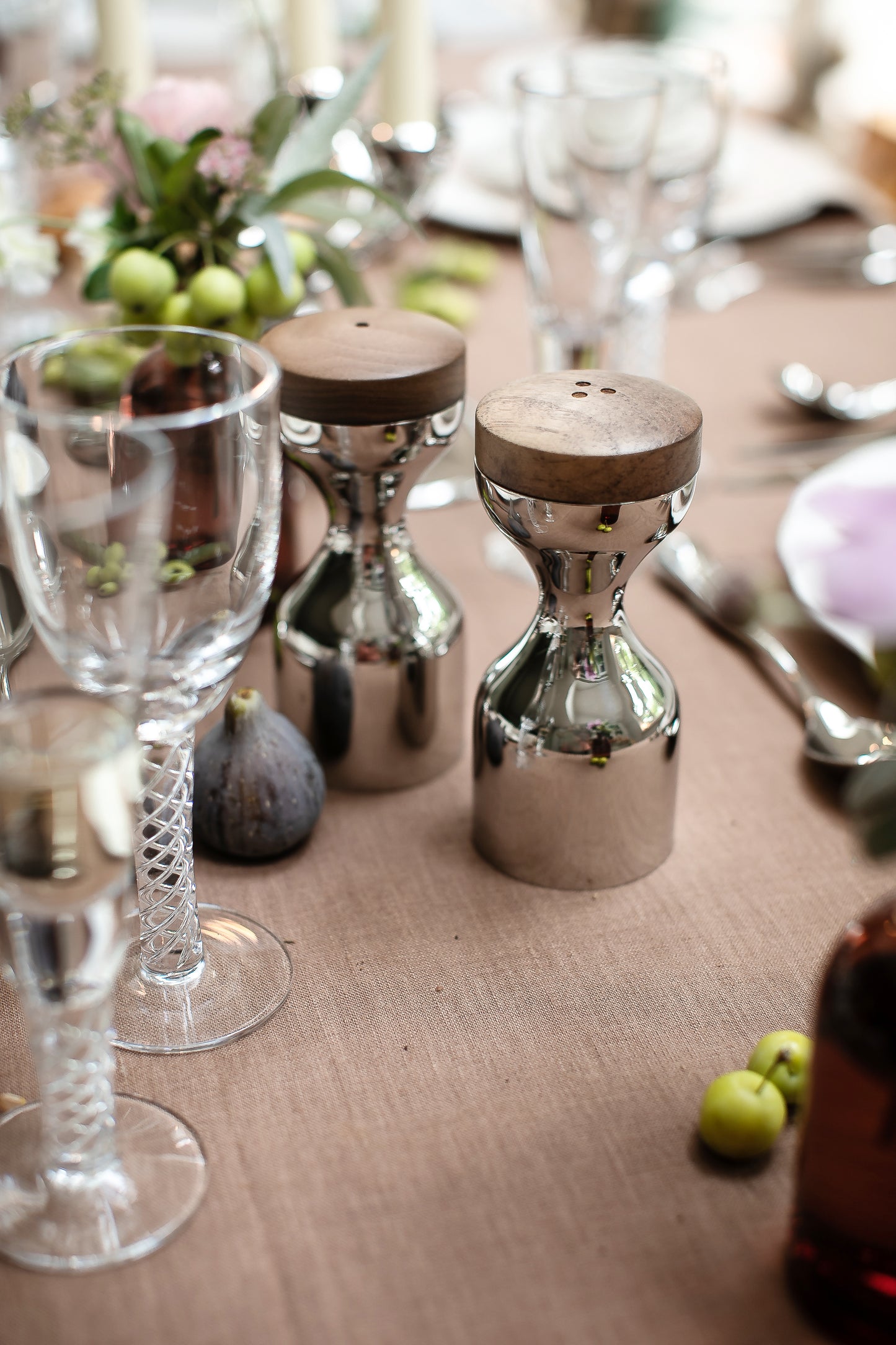 Limbrey Bright Salt & Pepper Mill Set