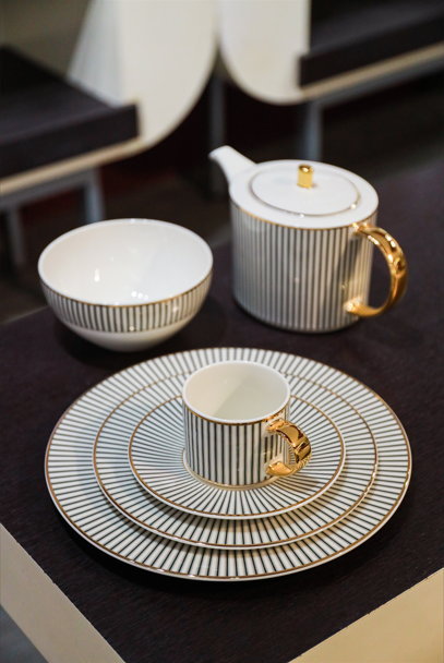 ROYAL AURA PORCELAIN