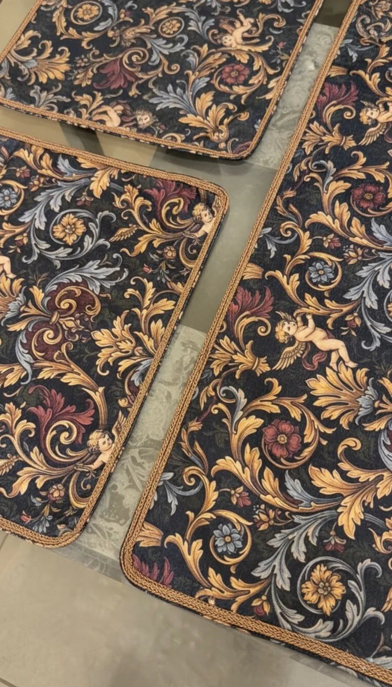 Royal Majesty - Table Mats and Runner Set